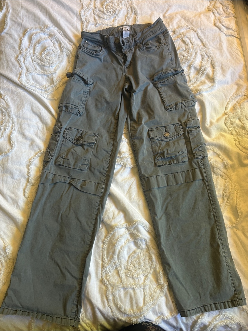 Garage blue cargos